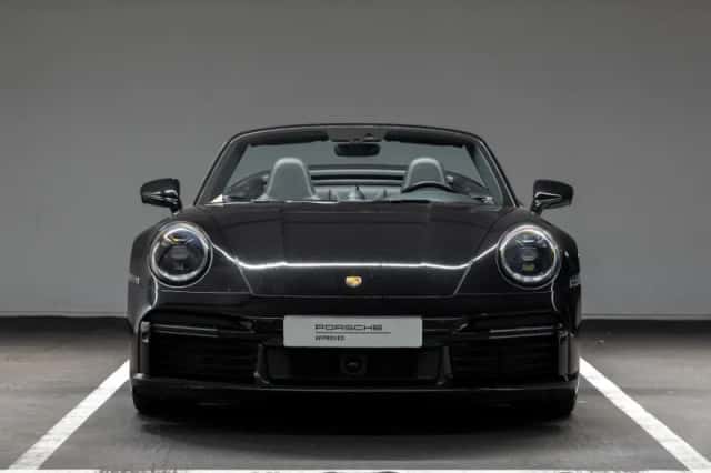 Porsche 911 (2023) thumbnail 4