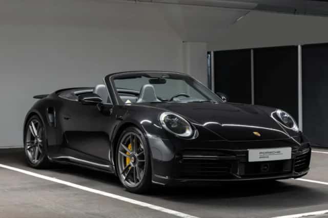 Porsche 911 (2023) thumbnail 5