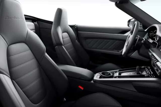 Porsche 911 (2023) thumbnail 5