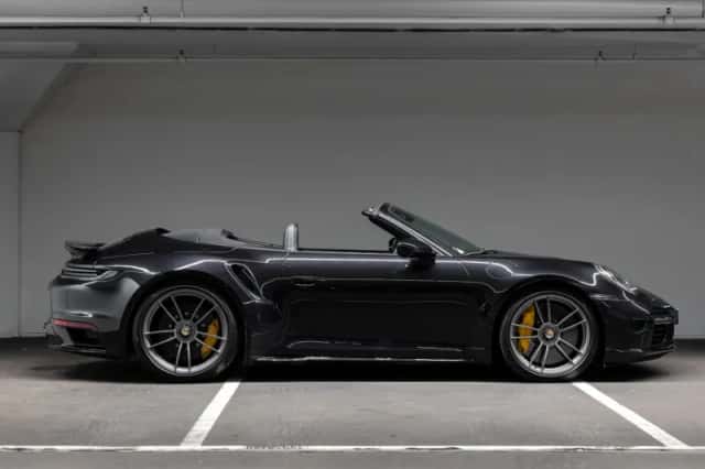 Porsche 911 (2023) thumbnail 6