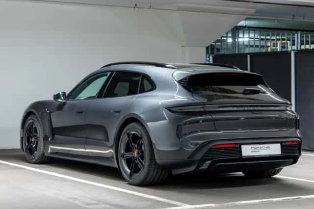 Porsche Taycan (2026) thumbnail 3