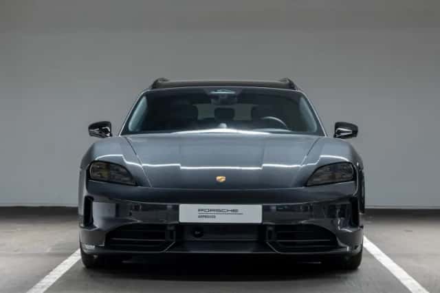 Porsche Taycan (2026) thumbnail 4
