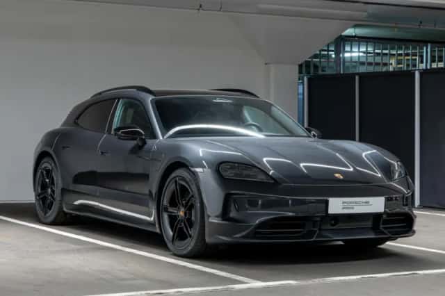 Porsche Taycan (2026) thumbnail 5