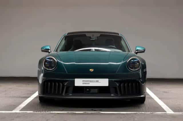 Porsche 911 (2025) thumbnail 4