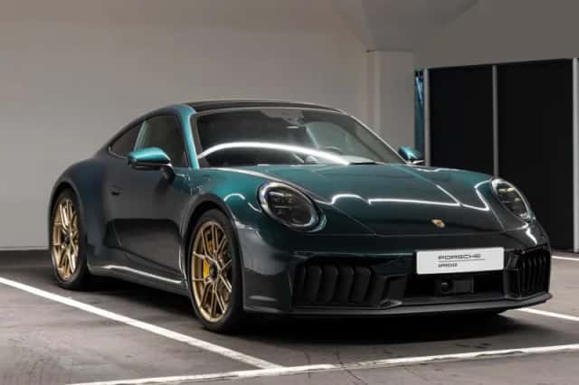 Porsche 911 (2025) thumbnail 5