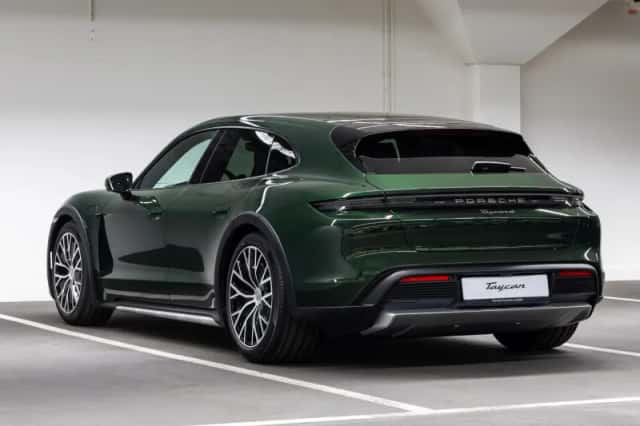 Porsche Taycan (2025) thumbnail 3