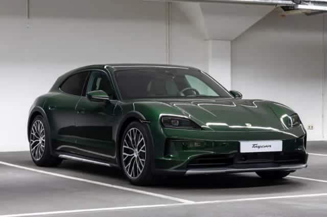 Porsche Taycan (2025) thumbnail 5