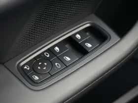Porsche Taycan (0) thumbnail 34