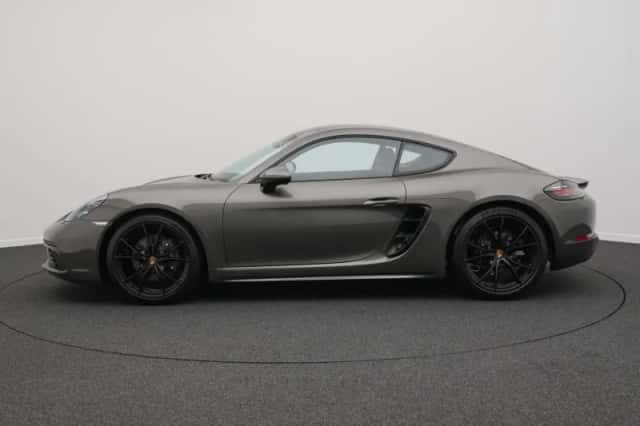 Porsche 718 (2025) thumbnail 2
