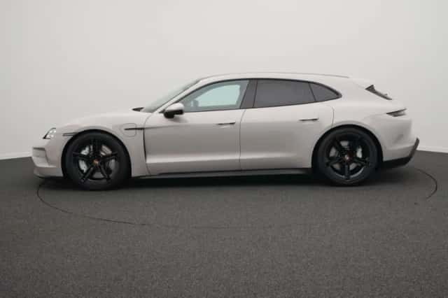 Porsche Taycan (2025) thumbnail 2