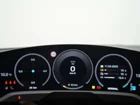 Porsche Taycan (0) thumbnail 26