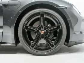 Porsche Taycan (2025) thumbnail 9