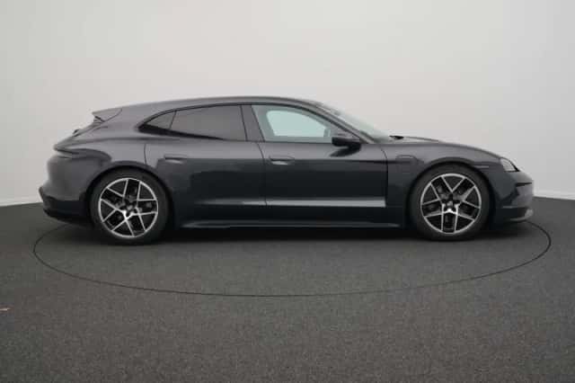 Porsche Taycan (2026) thumbnail 6