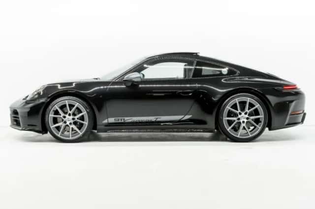 Porsche 911 (2026) thumbnail 2