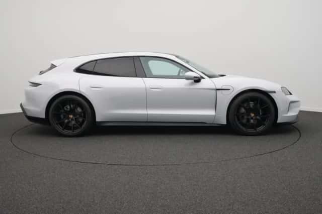 Porsche Taycan (2026) thumbnail 6