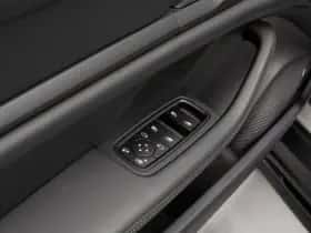 Porsche Taycan (2025) thumbnail 23