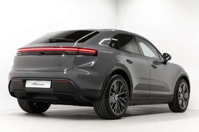 Porsche Macan (2025) thumbnail 5