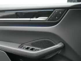 Porsche Macan (0) thumbnail 35