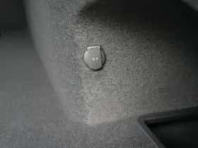 Porsche Taycan (0) thumbnail 38