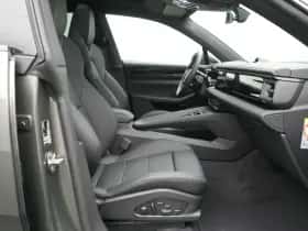 Porsche Macan (0) thumbnail 23