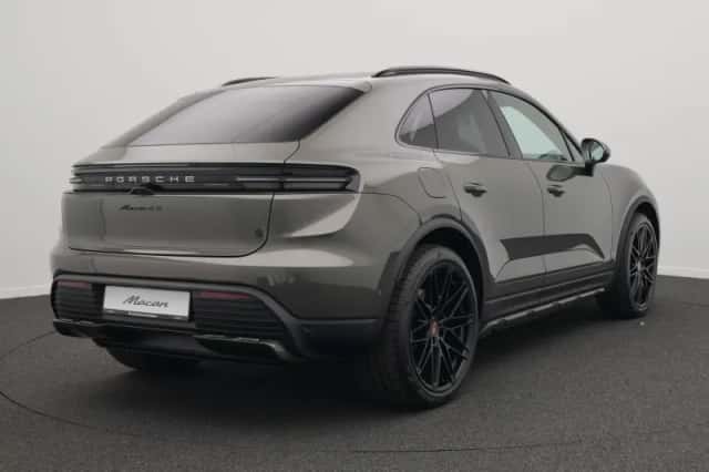 Porsche Macan (2026) thumbnail 5