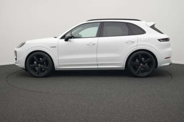 Porsche Cayenne (2026) thumbnail 2