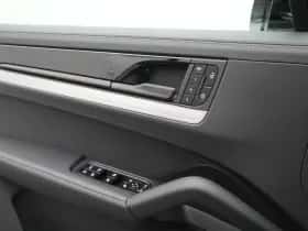 Porsche Cayenne (0) thumbnail 24