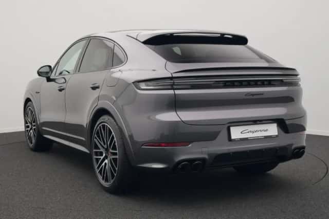Porsche Cayenne (2026) thumbnail 3