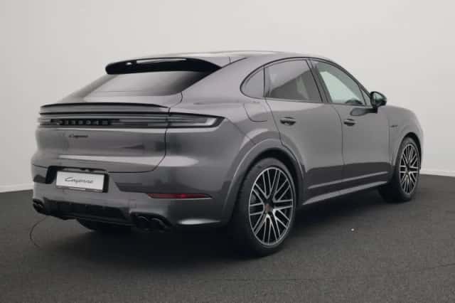 Porsche Cayenne (2026) thumbnail 5