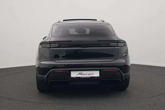 Porsche Macan (2025) thumbnail 4