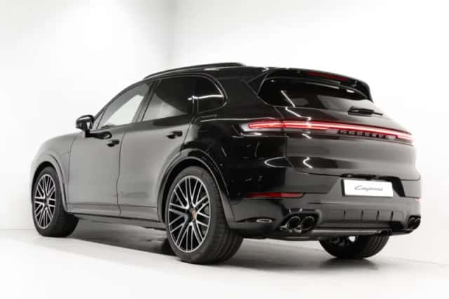 Porsche Cayenne (2026) thumbnail 3