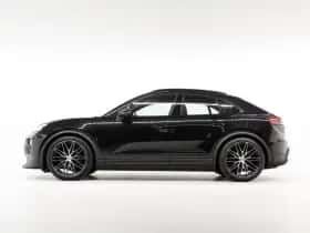 Porsche Macan (2025) thumbnail 2