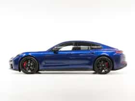 Porsche Panamera (0) thumbnail 2