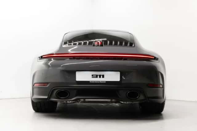 Porsche 911 (2026) thumbnail 4