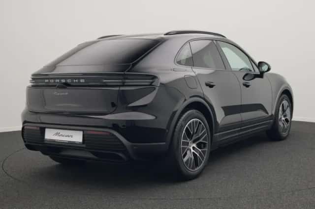 Porsche Macan (2026) thumbnail 5