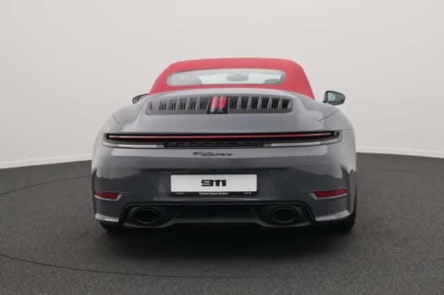 Porsche 911 (2026) thumbnail 4