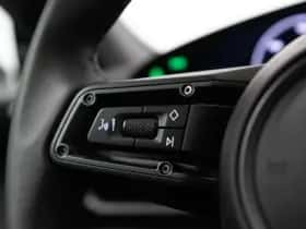 Porsche Taycan (0) thumbnail 23