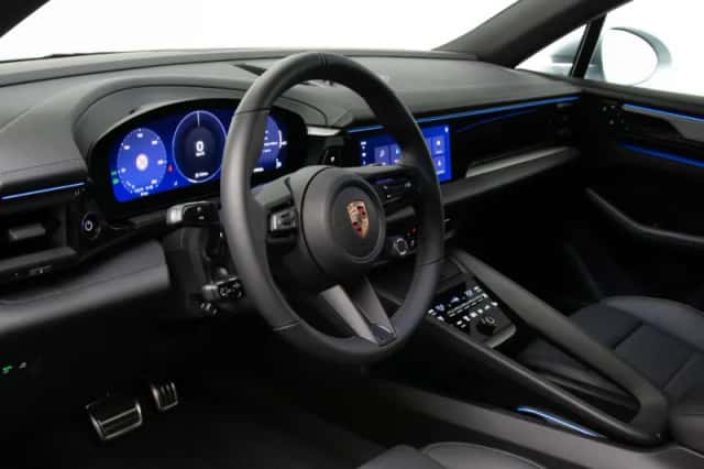 Porsche Macan (2025) thumbnail 4