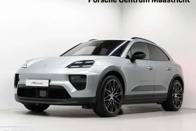 Porsche Macan (2026) thumbnail 1