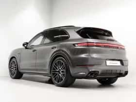 Porsche Cayenne (0) thumbnail 3
