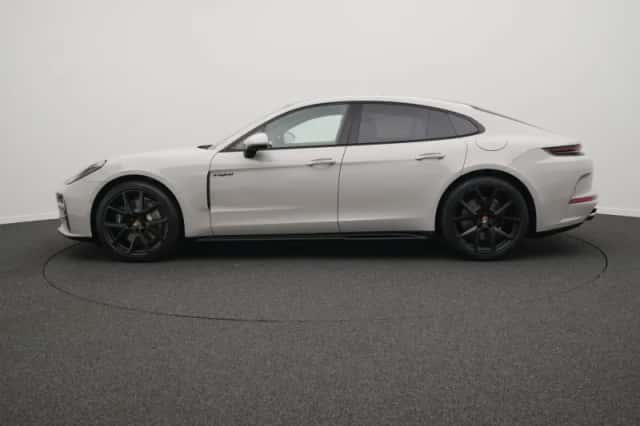 Porsche Panamera (2026) thumbnail 2