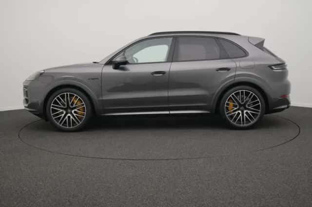 Porsche Cayenne (2026) thumbnail 2