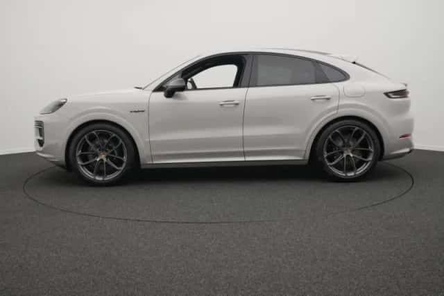Porsche Cayenne (2026) thumbnail 2