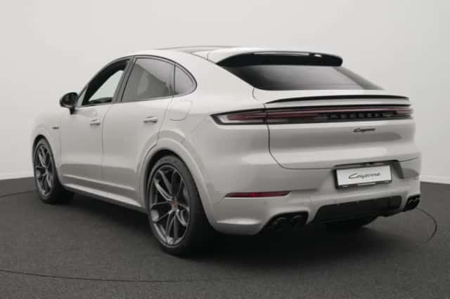 Porsche Cayenne (2026) thumbnail 3