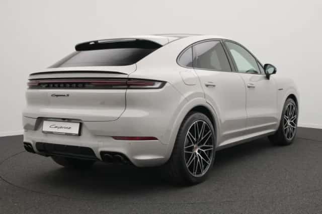 Porsche Cayenne (2026) thumbnail 5