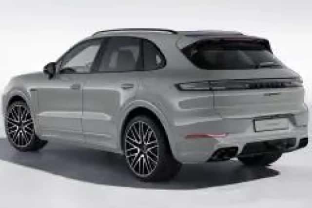 Porsche Cayenne (2026) thumbnail 3