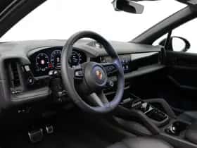 Porsche Cayenne (0) thumbnail 4