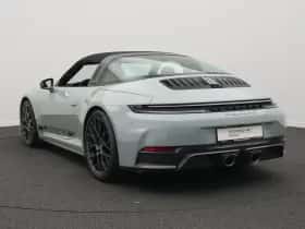 Porsche 911 (2025) thumbnail 3
