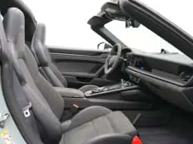 Porsche 911 (2025) thumbnail 21