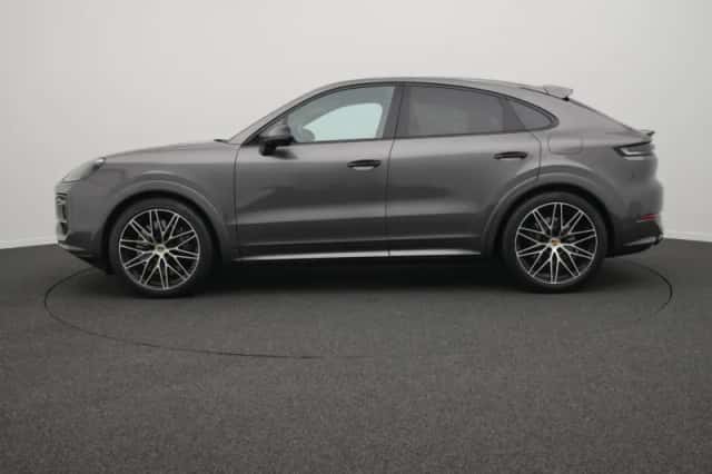 Porsche Cayenne (2024) thumbnail 4